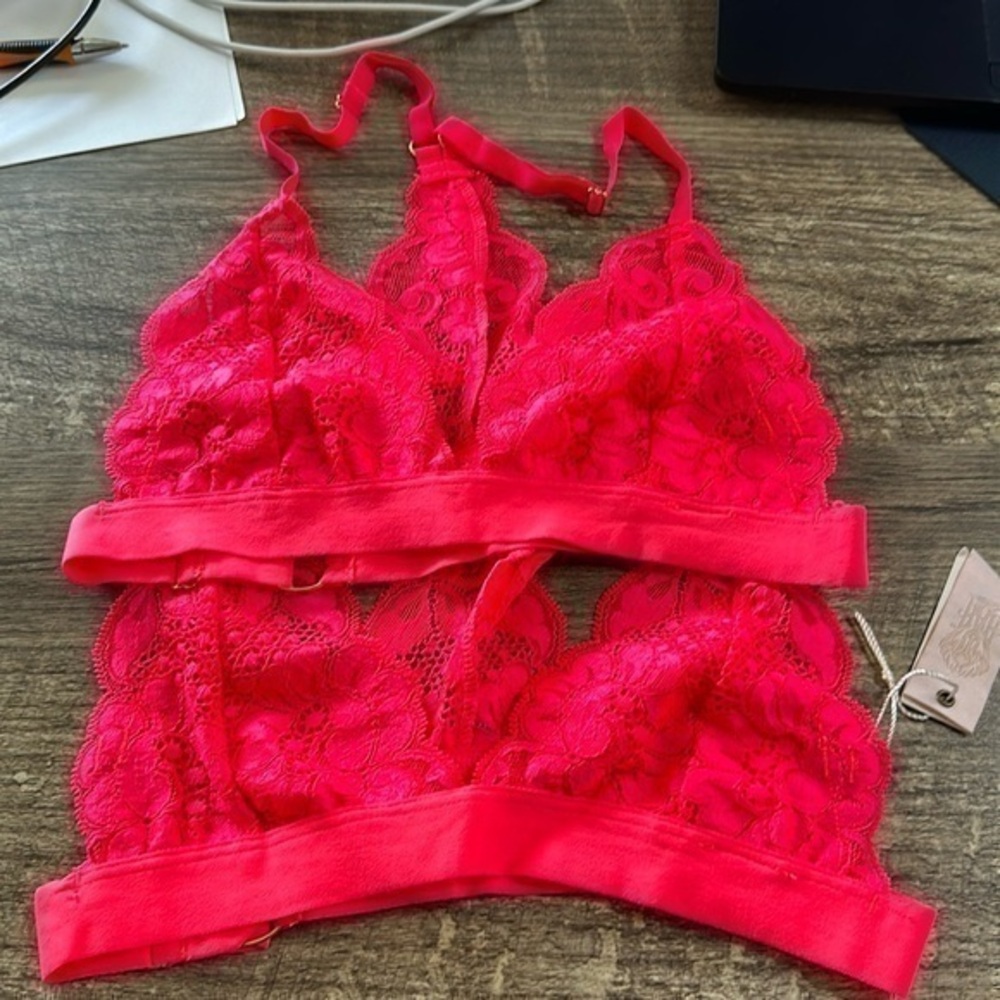 NWT We are HAH SistHAH Bralittle HAHt Lava Size XS (2)